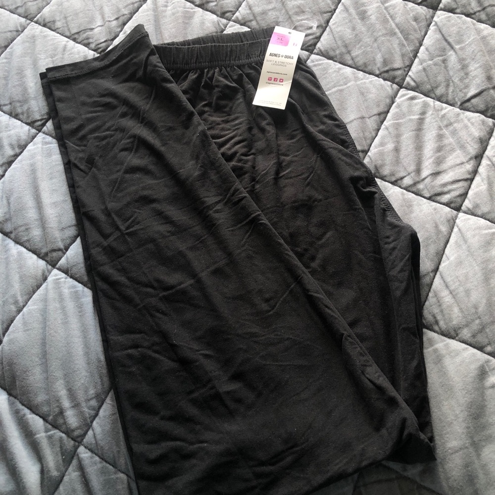 Agnes & Dora NWT XL black leggings
